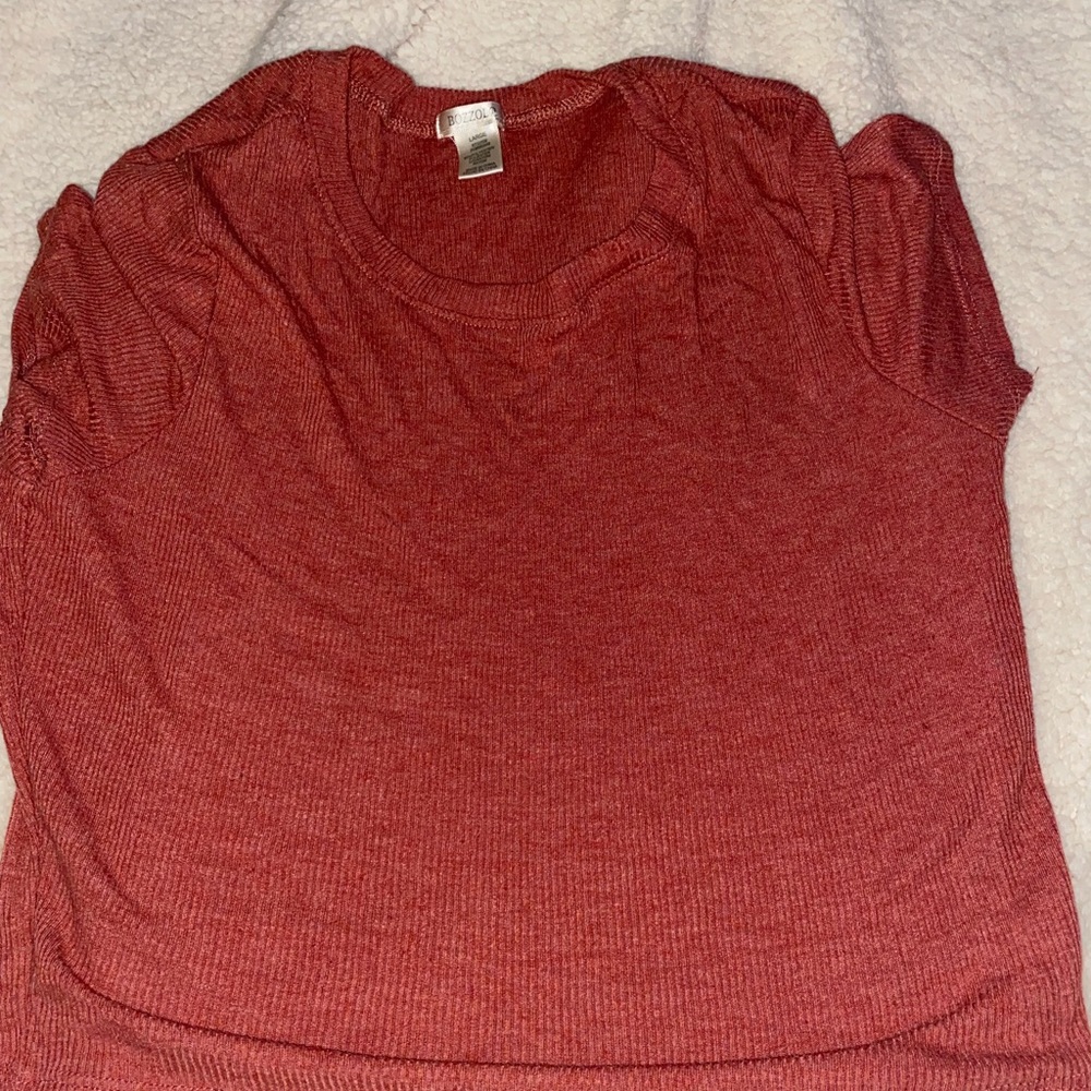 soft pink t shirt crop top